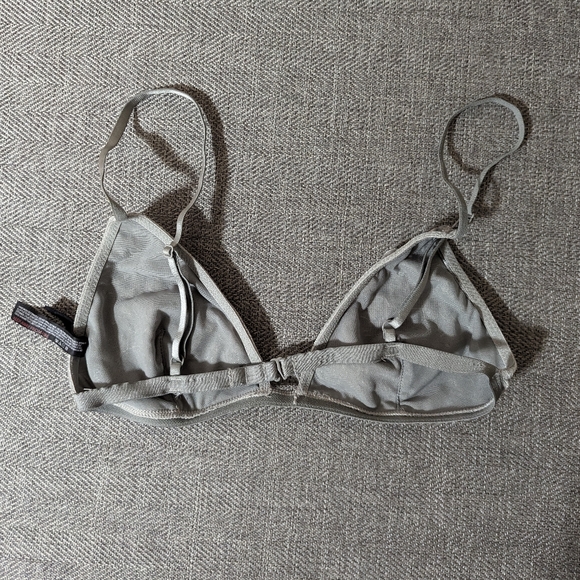 Urban Outfitters Out From Under Delilah Velvet Sequin Bralette - Picture 6 of 7